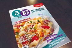Diététiste Charlotte Geroudet avec le magazine 5-15